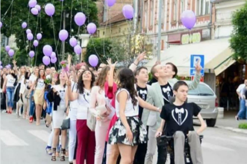 NAJLEPŠA MATURA U SRBIJI ODIGRALA SE U PIROTU: Kapa dole, VI STE NAJLEPŠE OBUČENI MATURANTI IKADA! (FOTO)