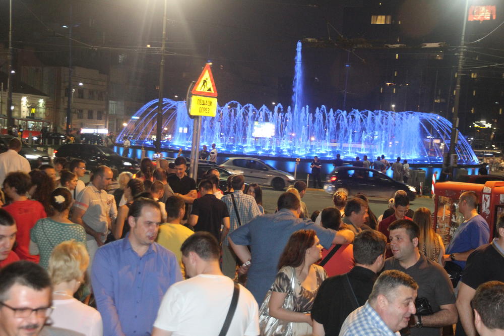 HAKOVANA FONTANA, ČULA SE HODŽINA PESMA U CENTRU BG: Mediji naseli na lažnu vest sa društvenih mreža (VIDEO)