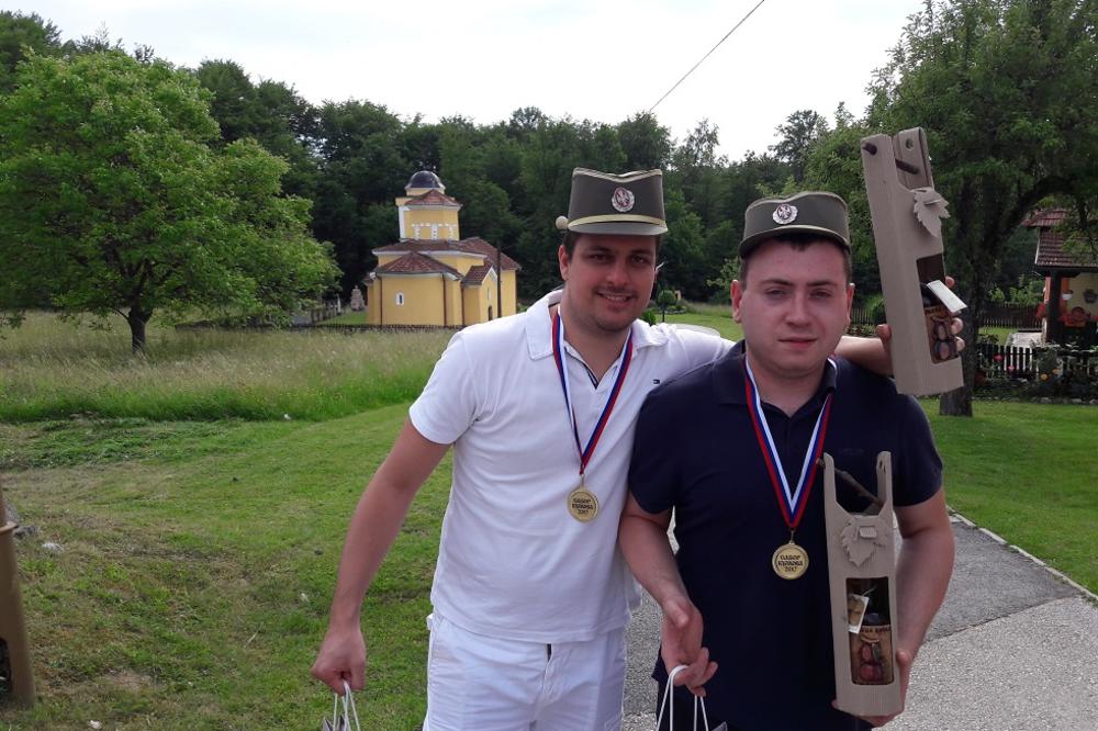 ONI SU NAJBOLJI KUMOVI U SRBIJI: Upoznajte Aleksandra i Bobana!