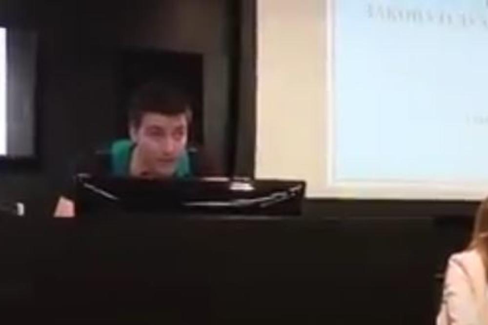 LJUDI GINU DA ZARADE ZA PARČE HLEBA, KAKO VAS NIJE SRAMOTA? Srpski srednjoškolac održao predavanje ministru prosvete! (VIDEO)