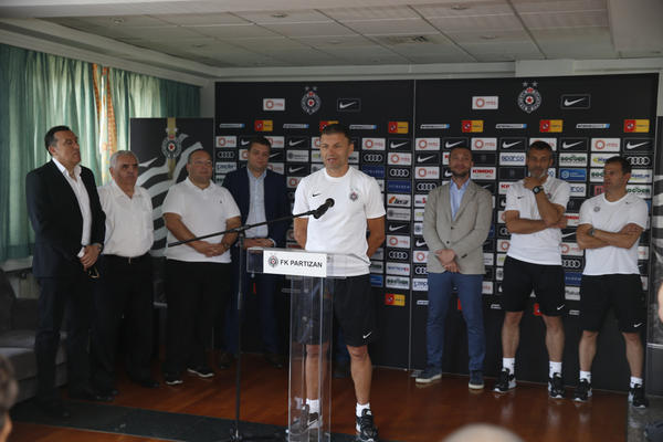 PARTIZAN UPALIO MOTORE: Đukić najavio na okupljanju napad na Evropu!