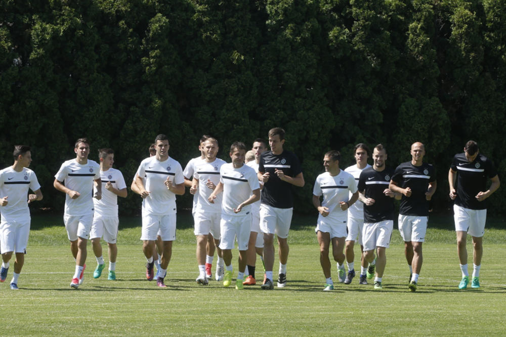 Partizan prijavio igrače za LŠ! Neki igrači su otpali, a poznato je i ko će nositi broj 10! (FOTO)