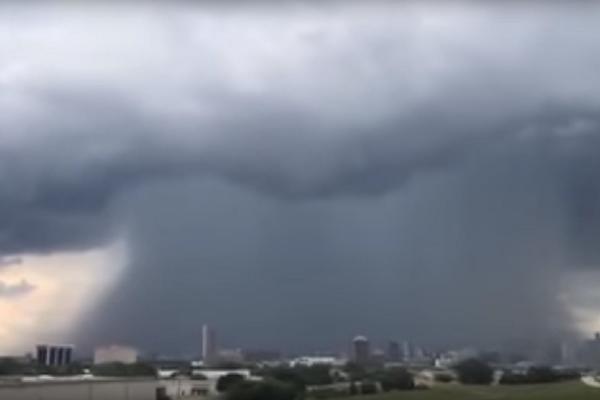 Uhvaćen redak fenomen: Zahvatio je ceo grad u samo nekoliko minuta! (VIDEO)