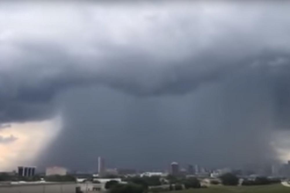 APOKALIPTIČNE SCENE IZ KINE: Peščani talasi progutali grad za samo nekoliko minuta!  (VIDEO)