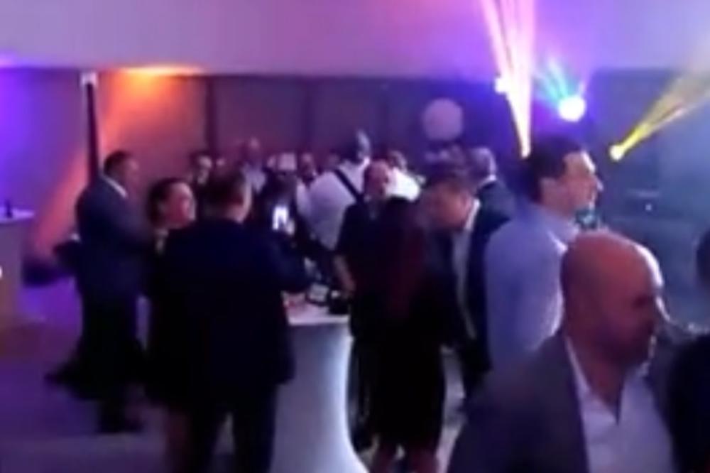 Nele Karajlić je došao na Partizanovu proslavu duple krune, a dočekalo ga je nešto što će pamtiti do kraja života! (VIDEO)