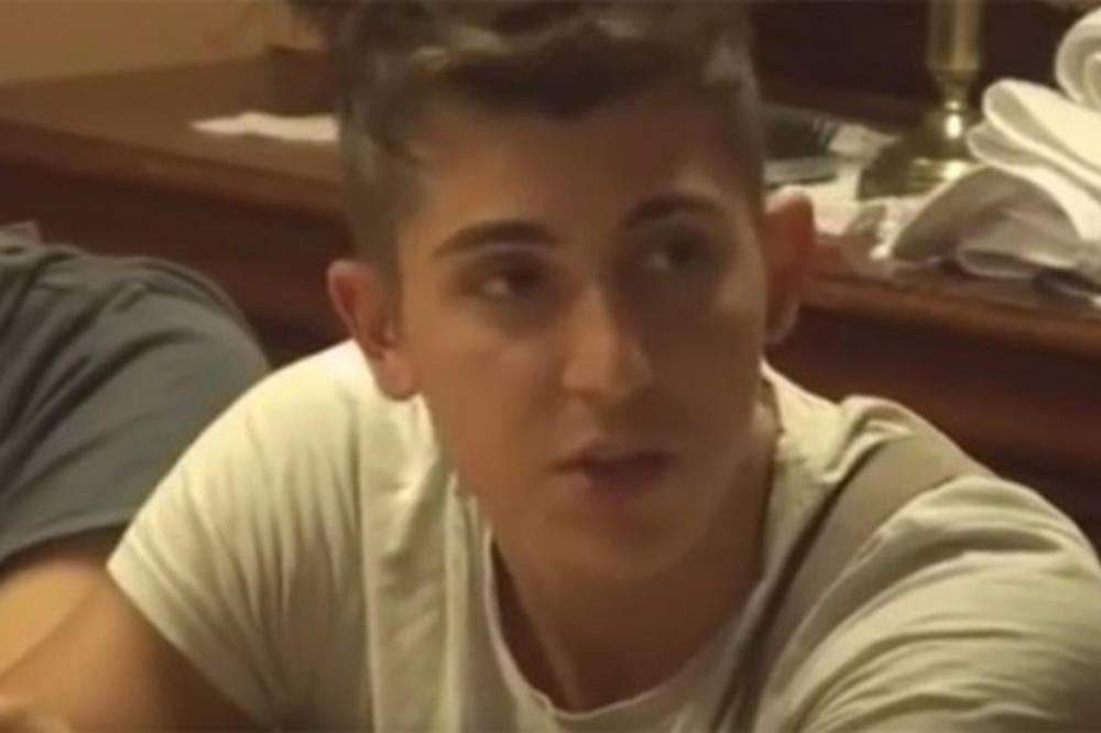 OD DEČAČIĆA DO MUŠKARČINE! POBRAO JE SIMPATIJE DEVOJČICA A ONDA NESTAO: Godine učinile svoje, ovako danas izgleda!