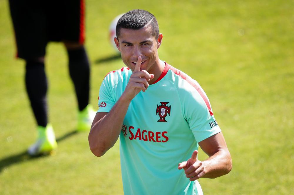 Ronaldo, džabe si joj rekao da ćuti! Leteće perje kada Heorhina čuje i vidi kakvu mega cicu si zvao! (FOTO)