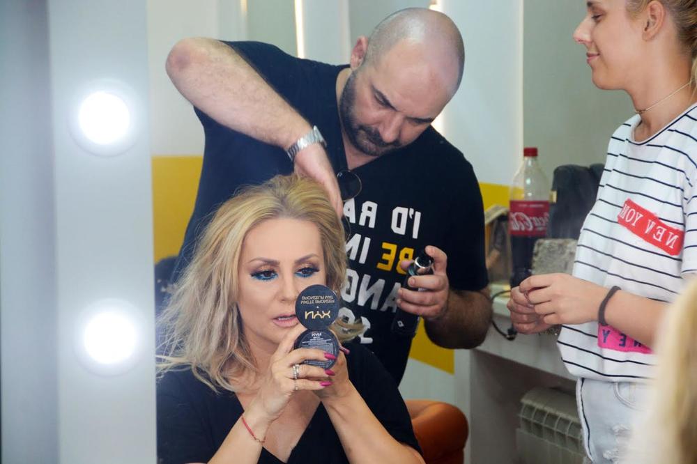 PUKLA 1.000 EVRA NA JAGODICE! Goca se podmladila i to sa dva kubika...