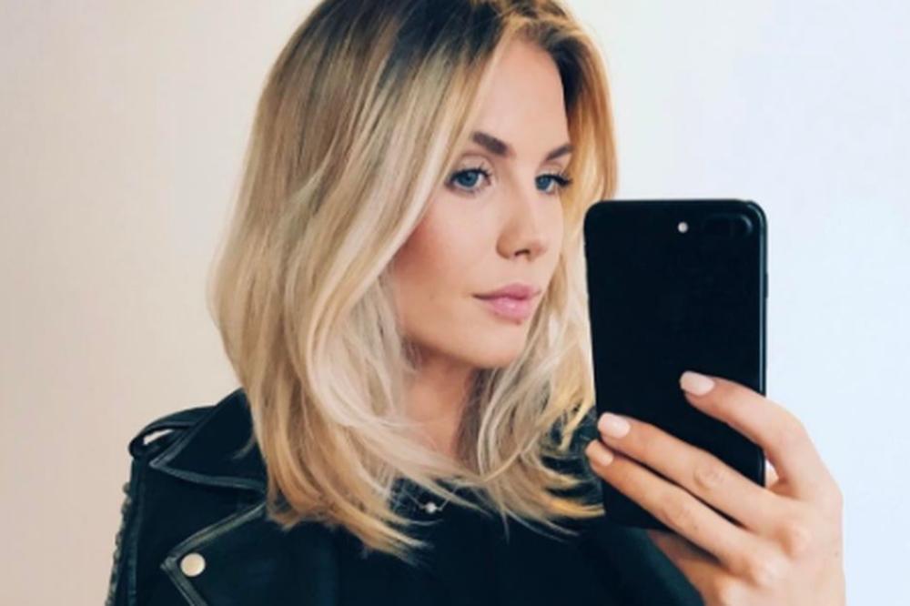 Zove se Maja, dečko joj je "novi Vidić", a ona je kao bombonica! (FOTO)