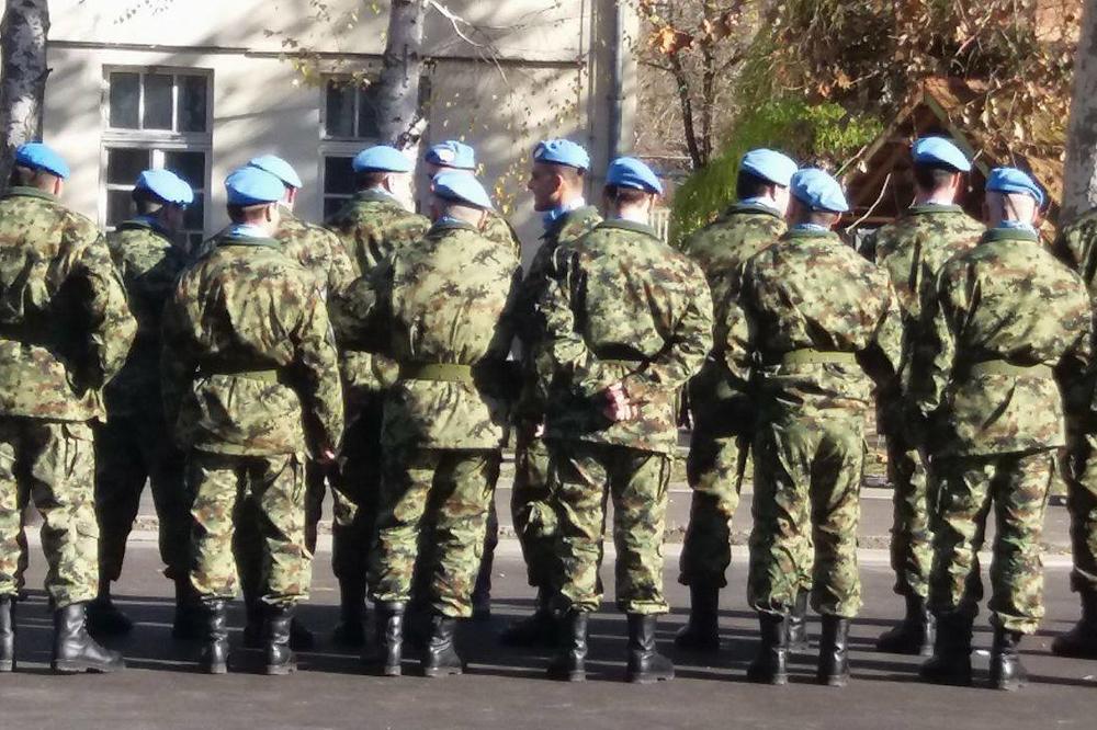 VUČIĆ UDARIO ŠAMARČINU VOJSCI! Smanjio im platu, a dok je bio premijer obećavao je sasvim SUPROTNO!