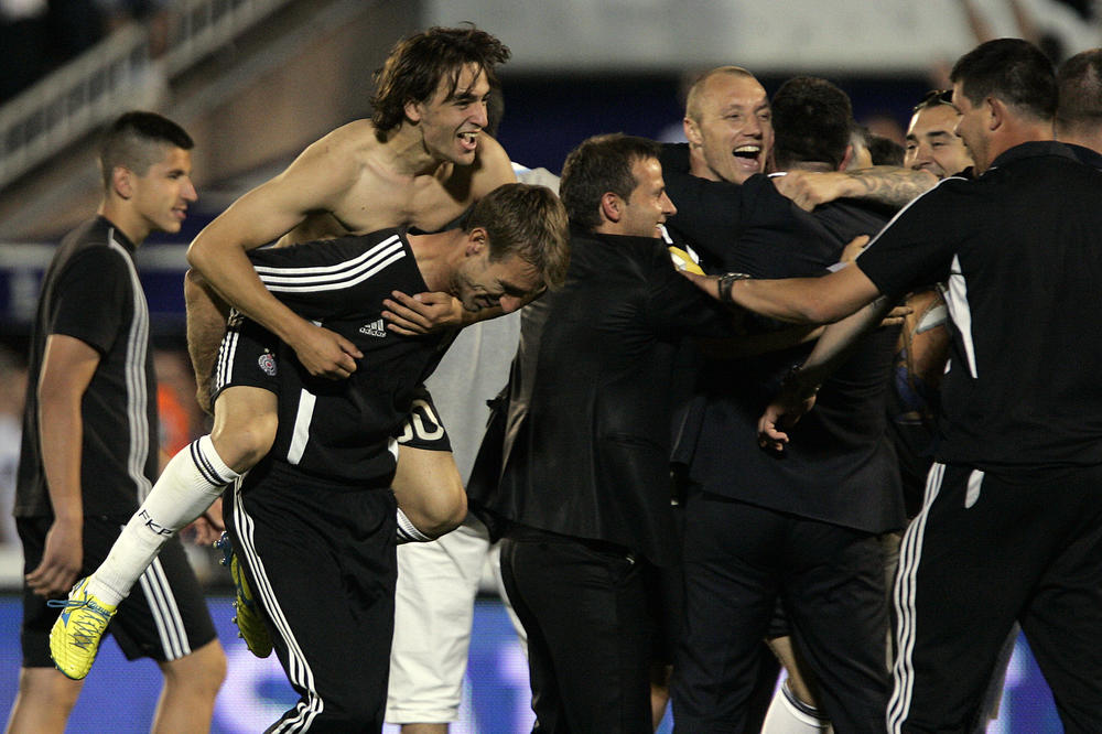 NA CENI! Premijerligaš želi bivšeg igrača Partizana! Njegov trener OBOŽAVA Srbina! (FOTO)