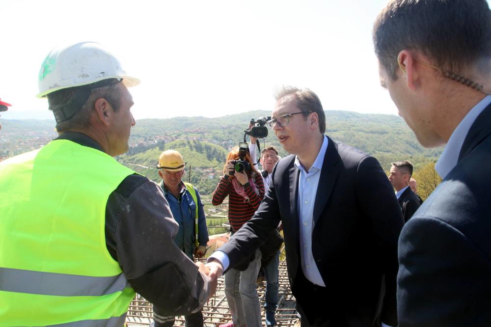 JEFTINI STANOVI DO KRAJA 2015. GODINE, ZA 380 EVRA PO KVADRATU: Vučić je ovo obećao pre 3 godine, sećate li se?