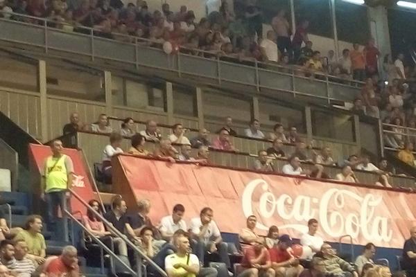 TU JE I VELIKI ĆALE! Zbog njega svi na parketu daju 400 posto svojih mogućnosti! (FOTO)