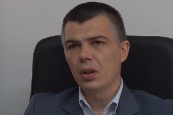 Jablanoviću smetaju srpske lične karte: ŽALIO SE ŠTO SU NA KOSOVU GLASALI GRAĐANI SA DOKUMENTIMA SRBIJE?