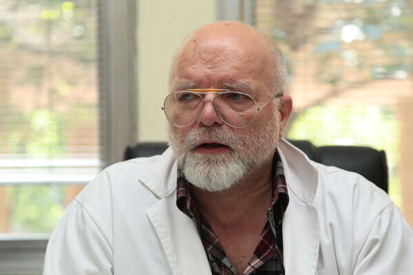 Dekan Hemijskog UPOZORAVA JAVNOST! Požar u Vinči može biti OPASAN, neke supstance iz dima su i kancerogene