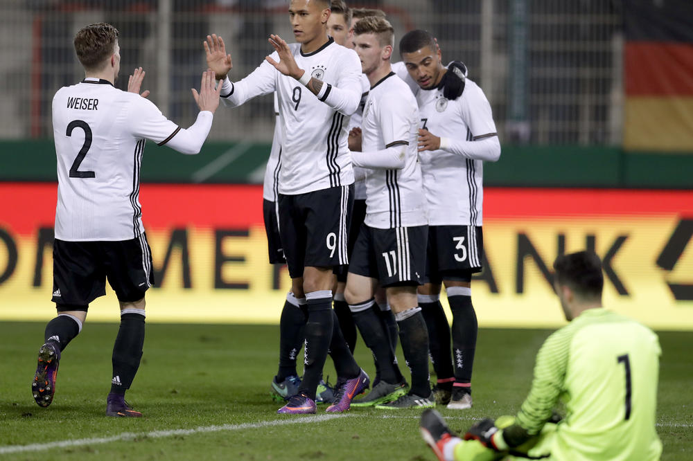 Lagani Nemci bez većih problema savladali Češku! (VIDEO)