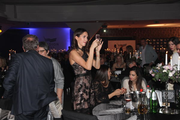 TEO MOMAČKO VEČE SLAVIO U LUKSUZNOJ VILI, a Jelisaveta objavila fotke koje joj mogu promeniti život! (FOTO)