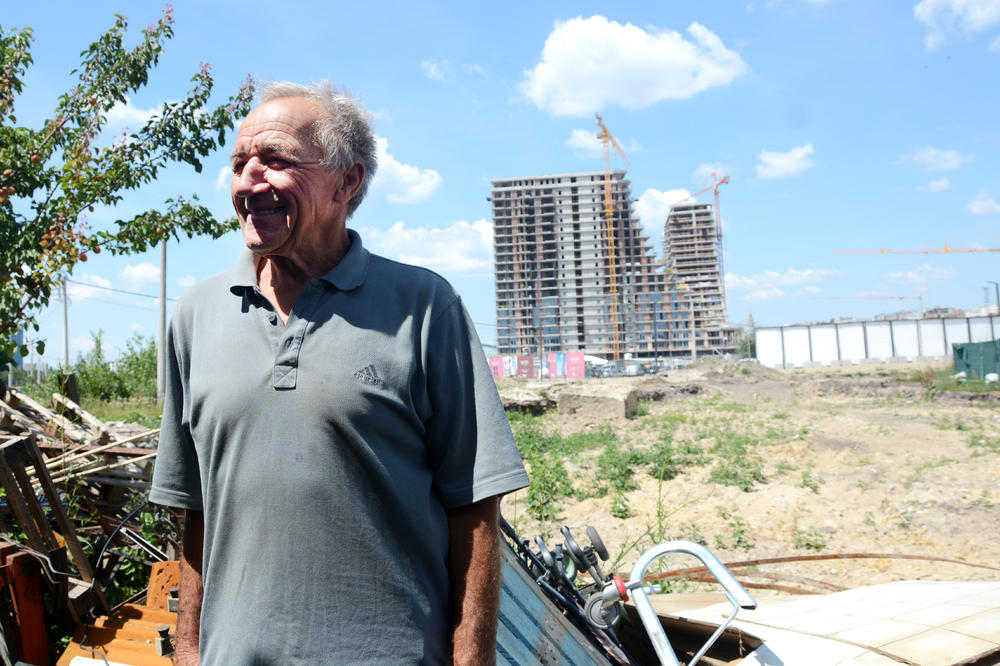 POSLEDNJI MOHIKANAC U BG NA VODI: Ivan živi u poslednjoj kućici u Savamali koja nije srušena i ODOLEVA svemu!