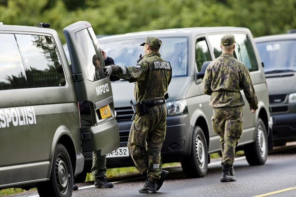 HAOS U PRESTONICI! Automobil uleteo u masu ljudi, jedna osoba mrtva!
