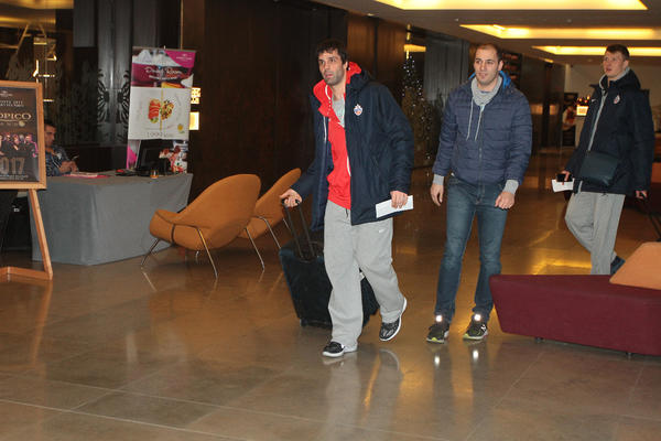 Teodosić slavio momačko veče, na žurci bio i miljenik Delija, a čestitka je stigla i od Dekija Stankovića! (FOTO)