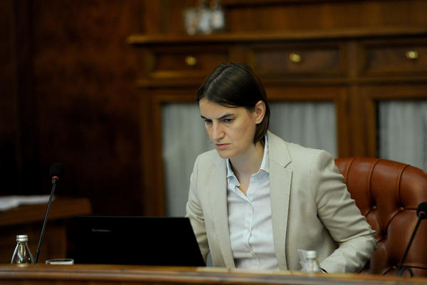 Ana Brnabić PREMIJERKA glatko, ima podršku 156 poslanika?!