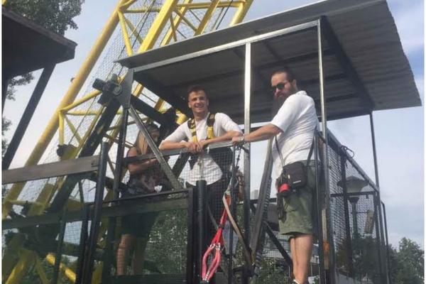 LAPSUS BAND ADRENALINSKI ZAVISNICI: Skočili sa visine od 55 metara! Evo ko je probio led! (VIDEO)