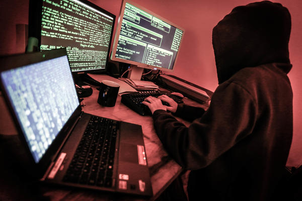 ANONIMUSI OBJAVILI RAT PUTINU: Najveća hakerska grupa službeno u sajber-ratu, napali ruske državne medije!