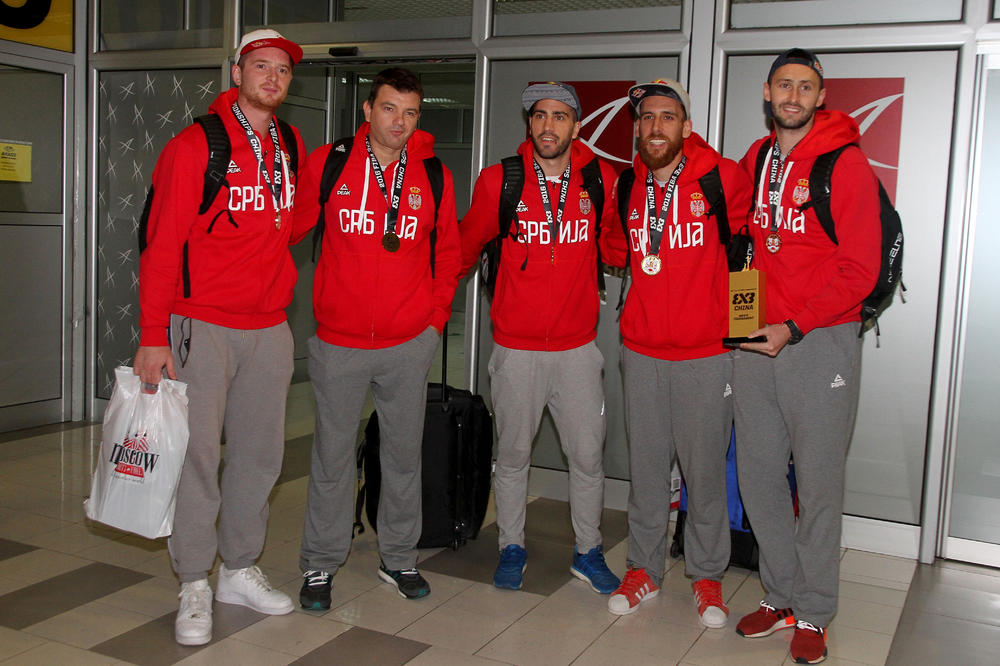 BRAVO! I basketaši i basketašice u četvrtfinalu Evrokupa 3x3!