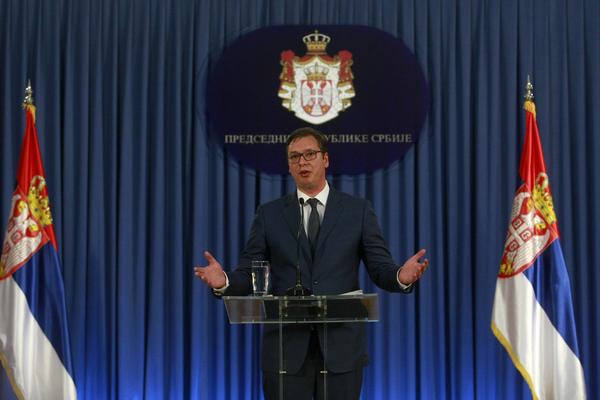 ODAKLE PARE ZA OVO, POSLE NOVE FONTANE? Nova staza, novi trotoar, sređen park, novi SEMAFOR, a sve zbog VUČIĆEVE INAUGURACIJE!