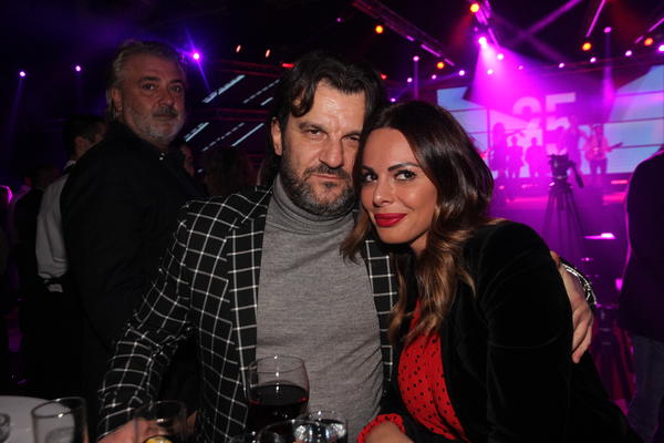 JESU LI SE POMIRILI ACA I SONJA? Lukas otkrio zašto je prišao Sonji i PREKRŠIO ZAKONSKU ZABRANU