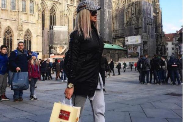 KONTROVERZNA SRPSKA PEVAČICA OTKRILA DA VOLI I ŽENE: Priznala sve i izazvala opšti skandal! (FOTO)