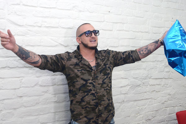 AHA, UHVAĆENI! Isplivala fotka iz PRIVATNE ARHIVE, sada je sigurno, Vuk Mob i Tijana Em su u VEZI!