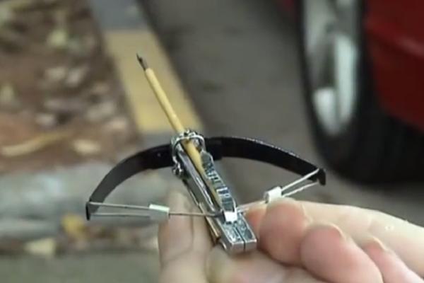 SULUDA OPASNOST: Roditelji traže ZABRANU "čačkalica-samostrela" u Kini!