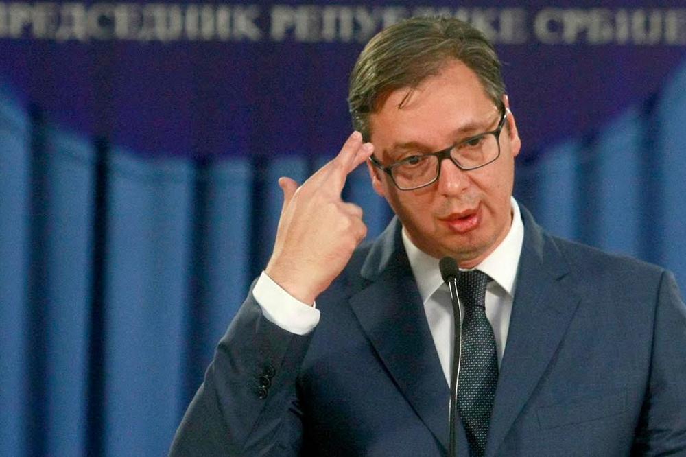KAŽU "GLUPI VUČIĆ ŽELI DA POBEDI NA PREDSEDNIČKIM IZBORIMA", A JA SE NEĆU NI KANDIDOVATI: Predsednik je ovo obećao pre godinu dana!