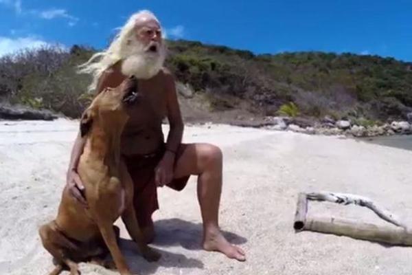 OVAJ TAJKUN JE PRE 20 GODINA OTIŠAO DA ŽIVI NA PUSTOM OSTRVU: Zaprepastićete se kad čujete PRAVI RAZLOG