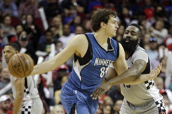 Možda i najšokantniji trejd leta: Bjelica dobio brutalnog košgetera i veliku NBA zvezdu za saigrača! (VIDEO)