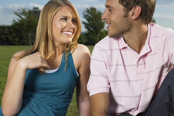 Ti si samo ljubazna, a on misli da ga muvaš! Zašto je to tako? (FOTO) (GIF)