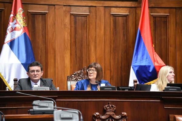 VLADA NIJE ODGOVORILA NI NA JEDNO OD 236 POSLANIČKIH PITANJA! Poražavajući podatak za Skupštinu Srbije