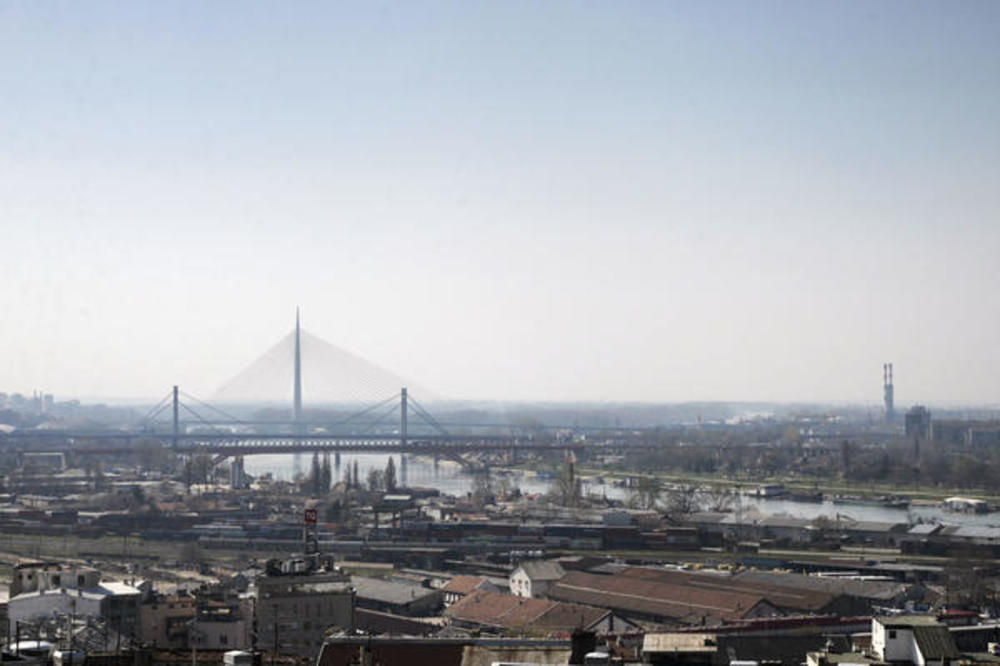 TROJE LJUDI POVREĐENO: Sudar na mostu na Adi!