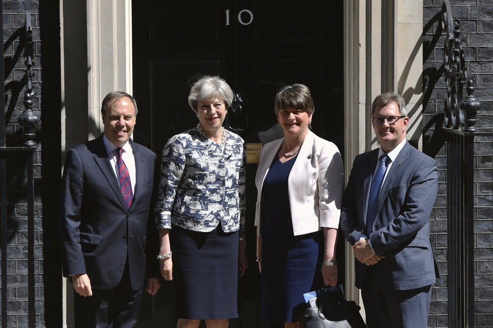 VELIKA BRITANIJA DOBILA VLADU: Mej postigla dogovor sa DUP vredan milijardu funti! (FOTO) (VIDEO)