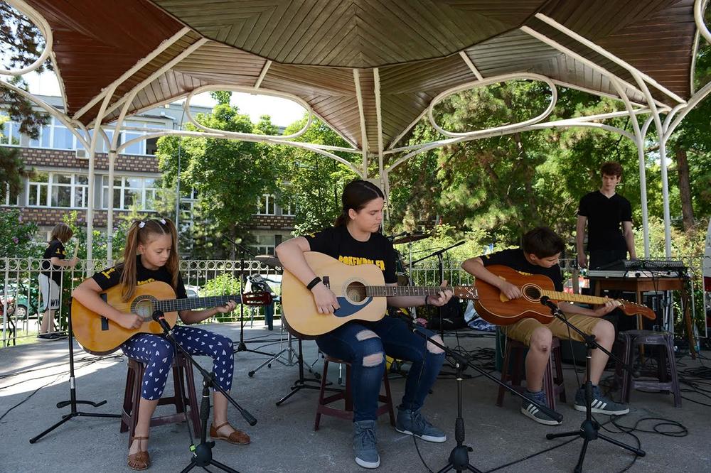 NAJLEPŠI DOGAĐAJ U SRBIJI 24. JUNA: Zemunci su uživali u jednom PREDIVNOM KONCERTU