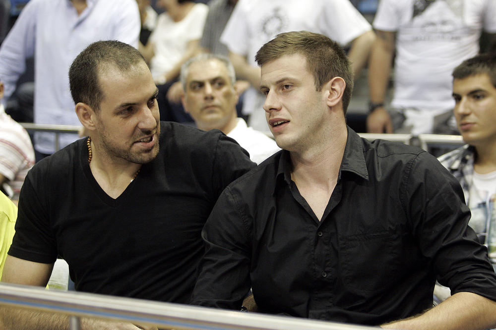 SRAMOTA JE ŠTA HRVATI SLAVE! Bivšeg košarkaša Partizana proterali su u akciji Oluja! (FOTO)