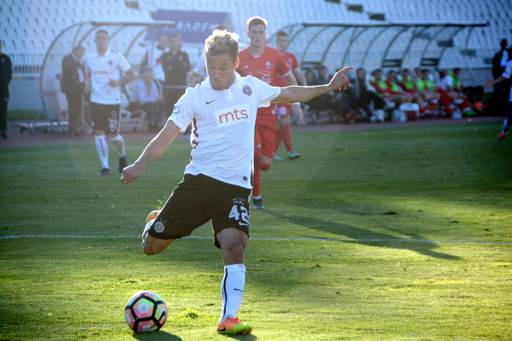 PRILIKA KAKVA SE NE PROPUŠTA! Ako Partizan sada ne vrati Leonarda, nikada to neće uraditi... (FOTO)