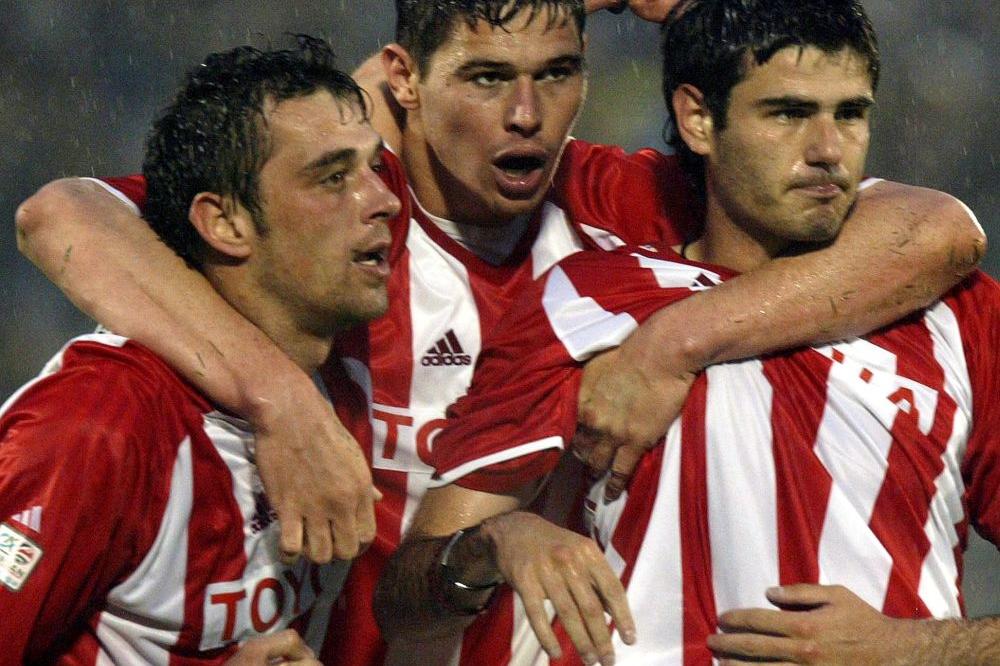 PUROVIĆ SE PRISETIO DVOBOJA SA MILANOM: Kafu sa žvakom istrčao na teren, a Pirlo nikakav!