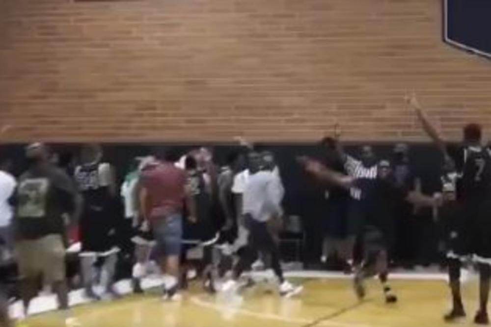 FORMA JE PROLAZNA KLASA JE VEČNA! Markus Vilijams trojkom za pobedu izazvao delirijum u dvorani! (VIDEO)