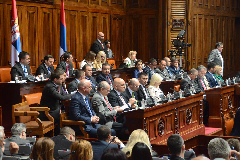 DVOJE U VLADI ZARAŽENO MALIM BOGINJAMA, OPŠTA PANIKA: Svi zaposledni se hitno testiraju, oglasila se Brnabić!