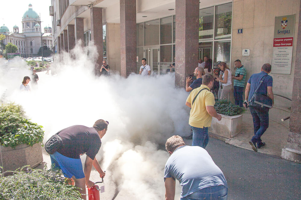 BEOGRAD GORI! Od Vinče, preko blokova, do PKB i Velikog ratnog ostrva! JASNA PORUKA SINIŠI MALOM! (FOTO)