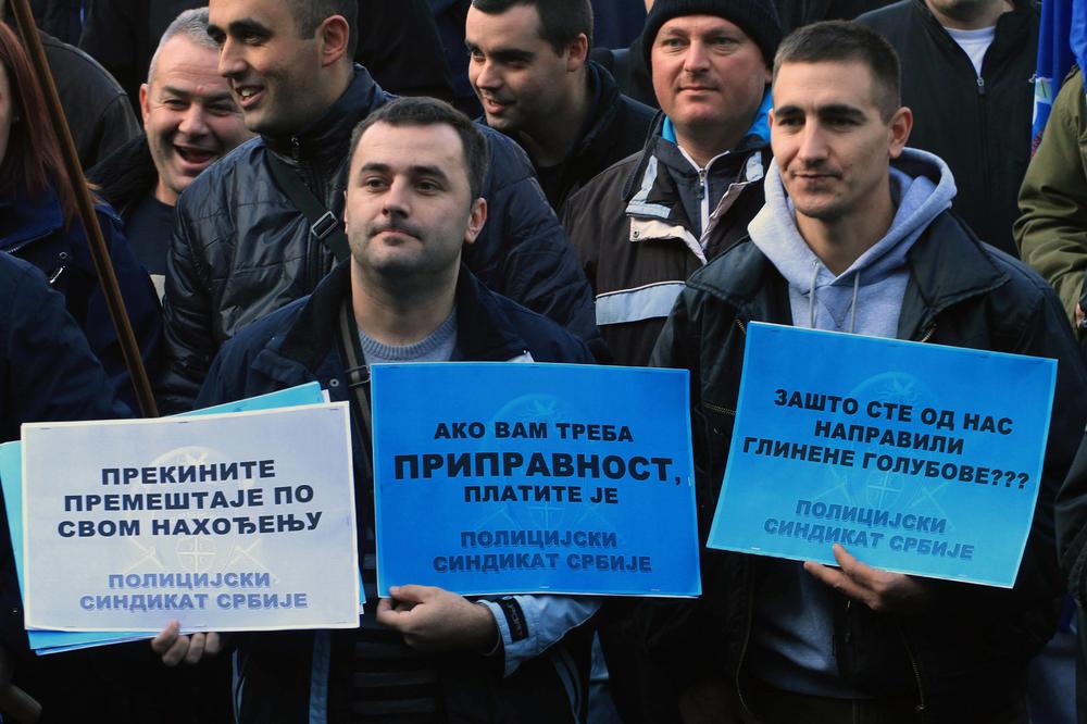 POLICIJA KONAČNO DOBIJA ZDRAVSTVENE KNJIŽICE! Izrada je u toku, a postoji i rešenje za one koji ih nemaju