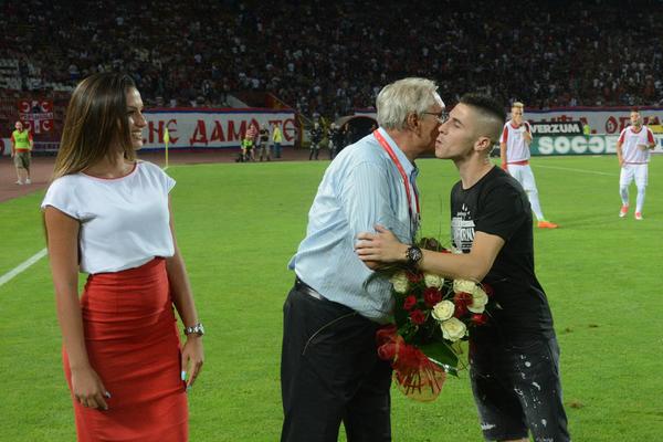 SEVER SE OPROSTIO OD ATOMSKOG MRAVA: Plavšić gutao knedle i jedva zadržavao suze! (VIDEO)