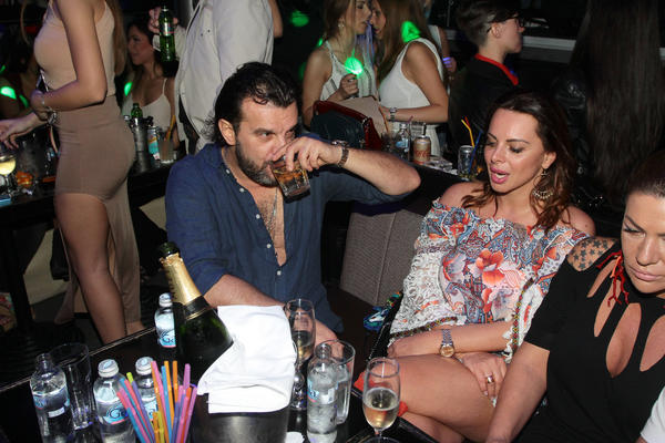 SVI PRIČAJU O NJEGOVOM RAZVODU I PREVARAMA, ali  Aca Lukas ima novi razlog za sreću! (FOTO)